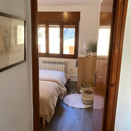 Vistas Unicas A Pirineos, 7-8 Personas!! Tensi شقة ييفيا
