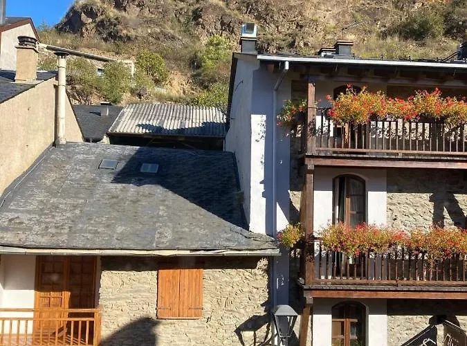 Vistas Unicas A Pirineos, 7-8 Personas!! Tensi Llivia